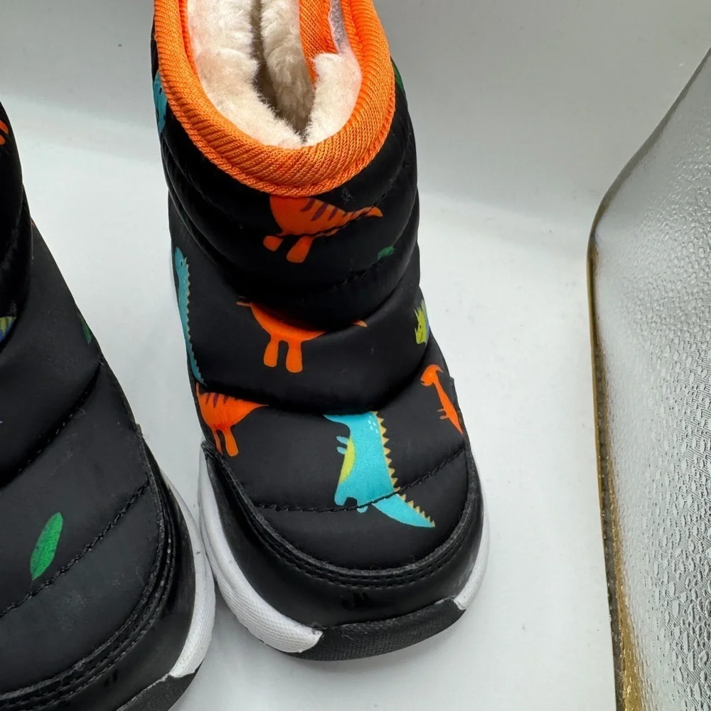 NWOT Toddler 6 Boys Black and Orange Dinosaur Winter Snow Boots w Velcro Closure